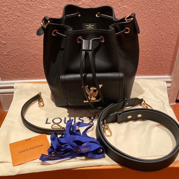SOLD - BRAND NEW! Authentic Louis Vuitton Lockme Bucket - Picture 15 of 15